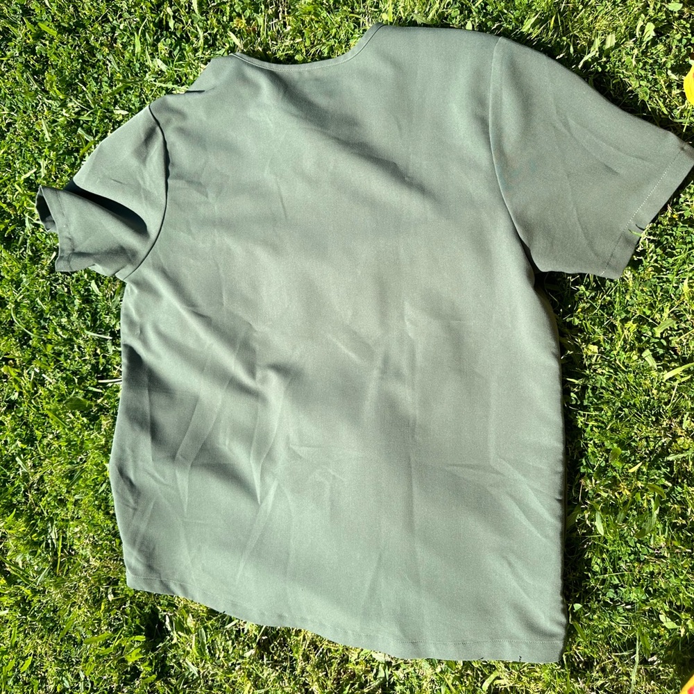 Figs Chisec Three-Pocket Scrub Top Charcoal Dark Gray TM3000